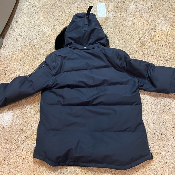 MENS 
LIKE new moose knuckles ORIGINAL 3Q FUR down jacket in navy with fur - Picture 2 of 5